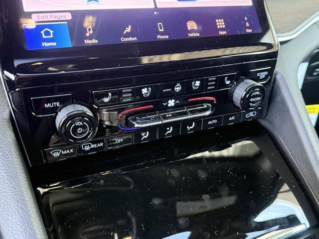 new 2025 Jeep Grand Cherokee car, priced at $48,157