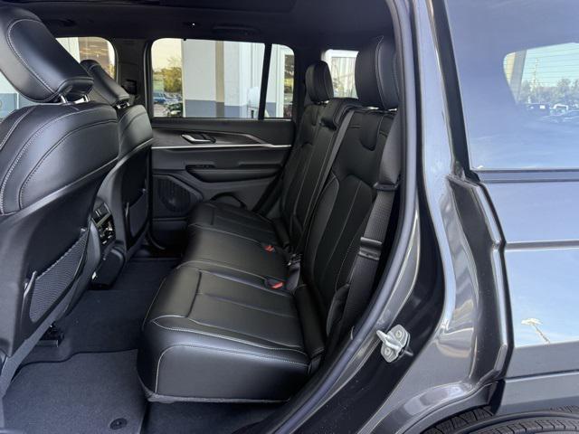 new 2025 Jeep Grand Cherokee car, priced at $48,157