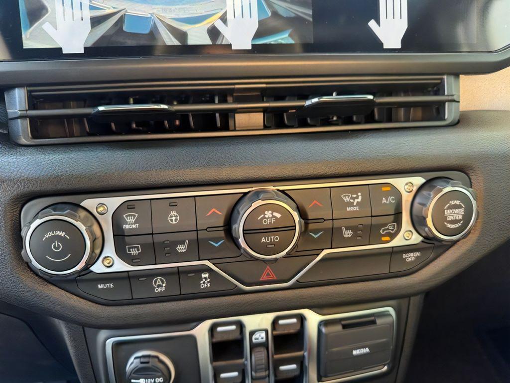 new 2025 Jeep Wrangler car, priced at $68,776