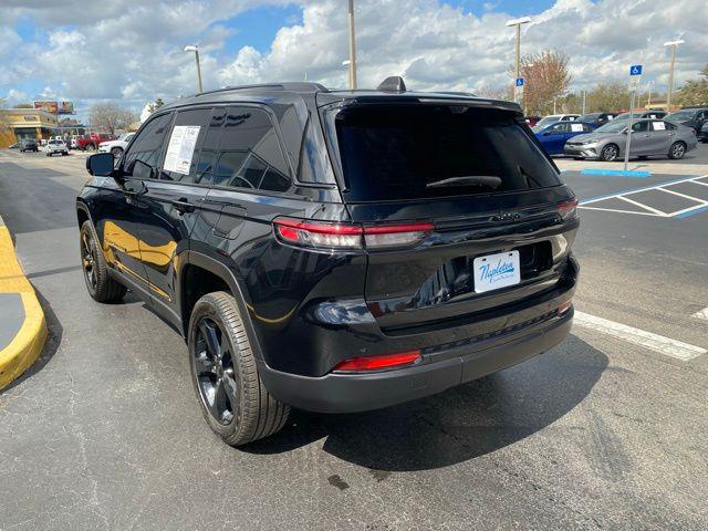 used 2025 Jeep Grand Cherokee car, priced at $39,072