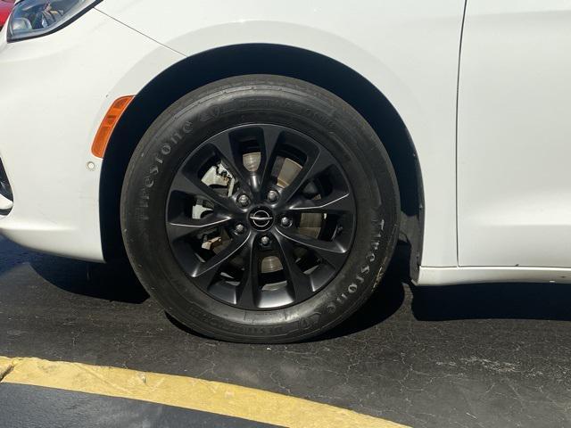 used 2022 Chrysler Pacifica car, priced at $23,963