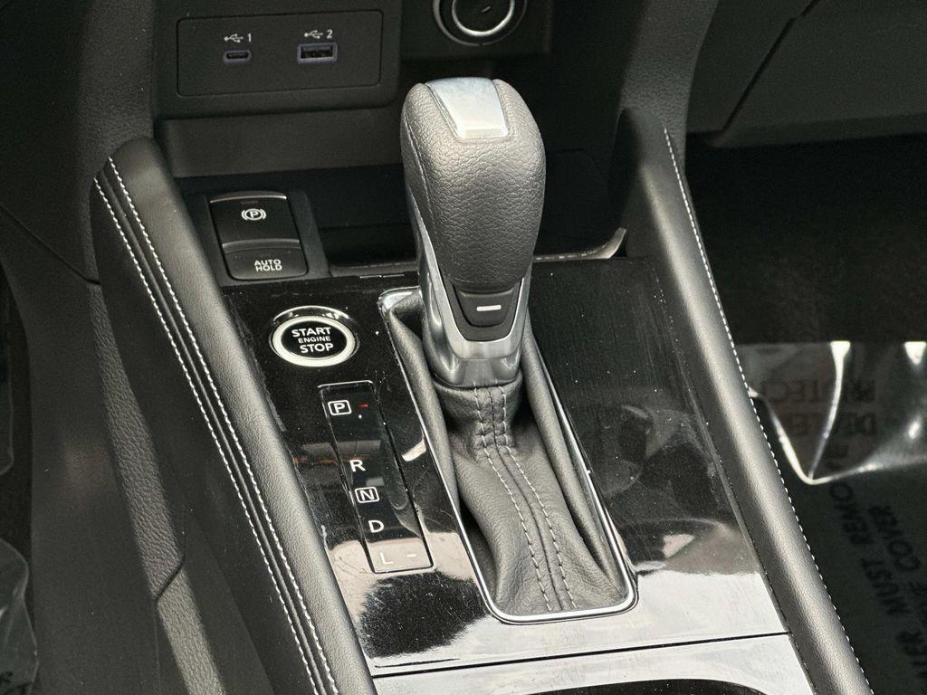 used 2024 Nissan Kicks car