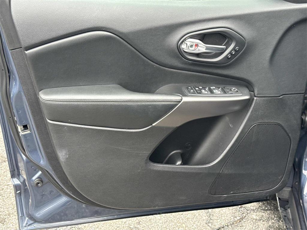 used 2020 Jeep Cherokee car, priced at $18,250