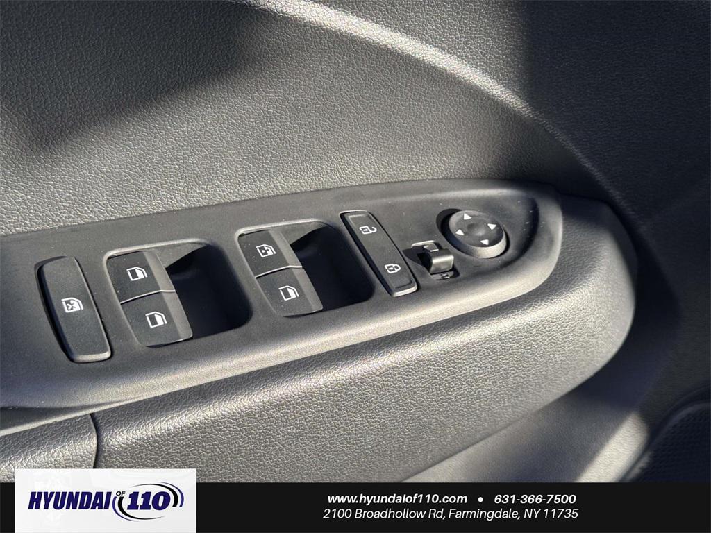 used 2025 Hyundai Venue car, priced at $17,795