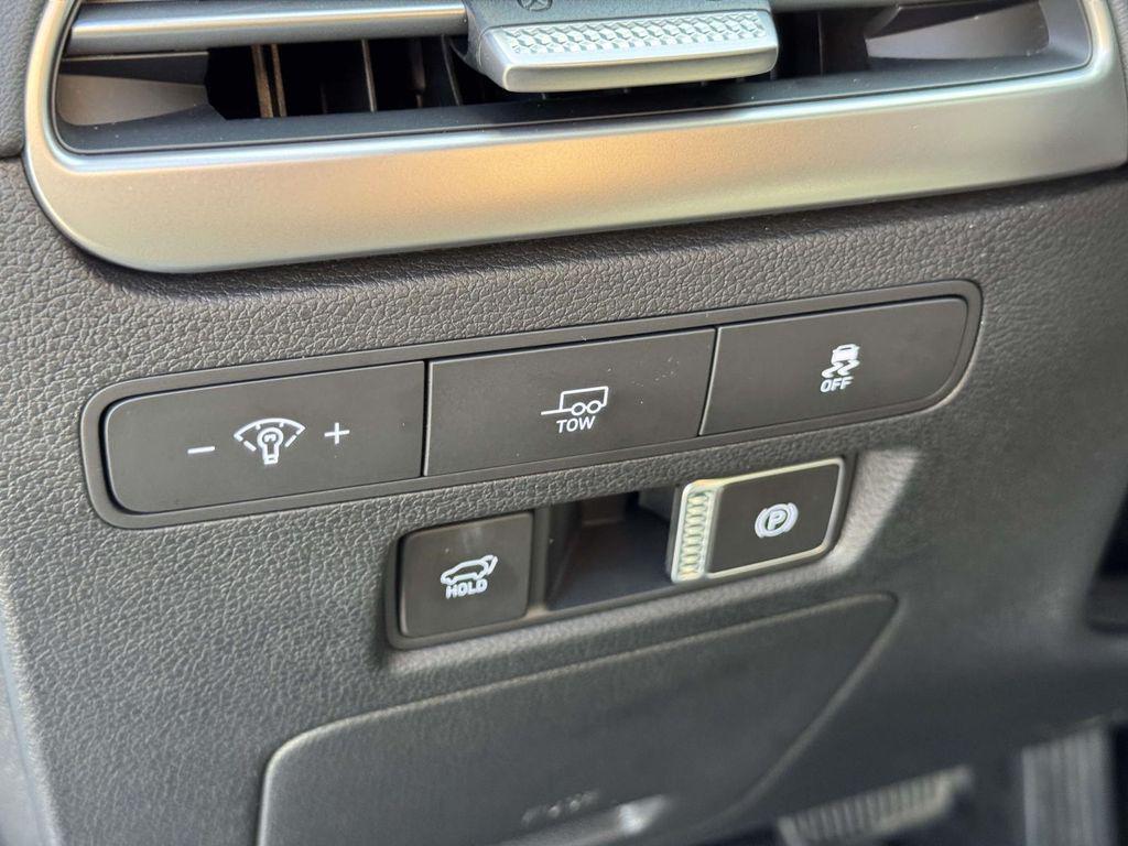 used 2025 Hyundai Palisade car, priced at $39,621