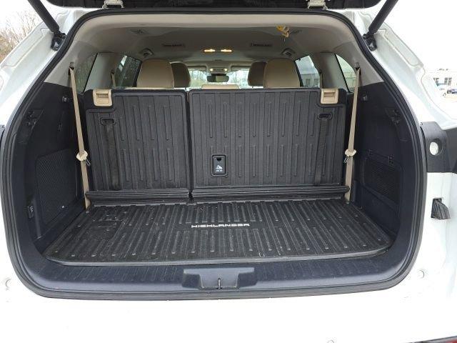 used 2023 Toyota Highlander car, priced at $39,995