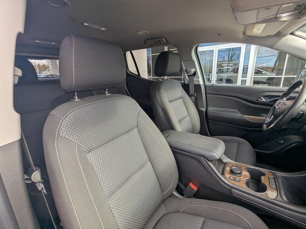 used 2022 GMC Acadia car, priced at $23,555