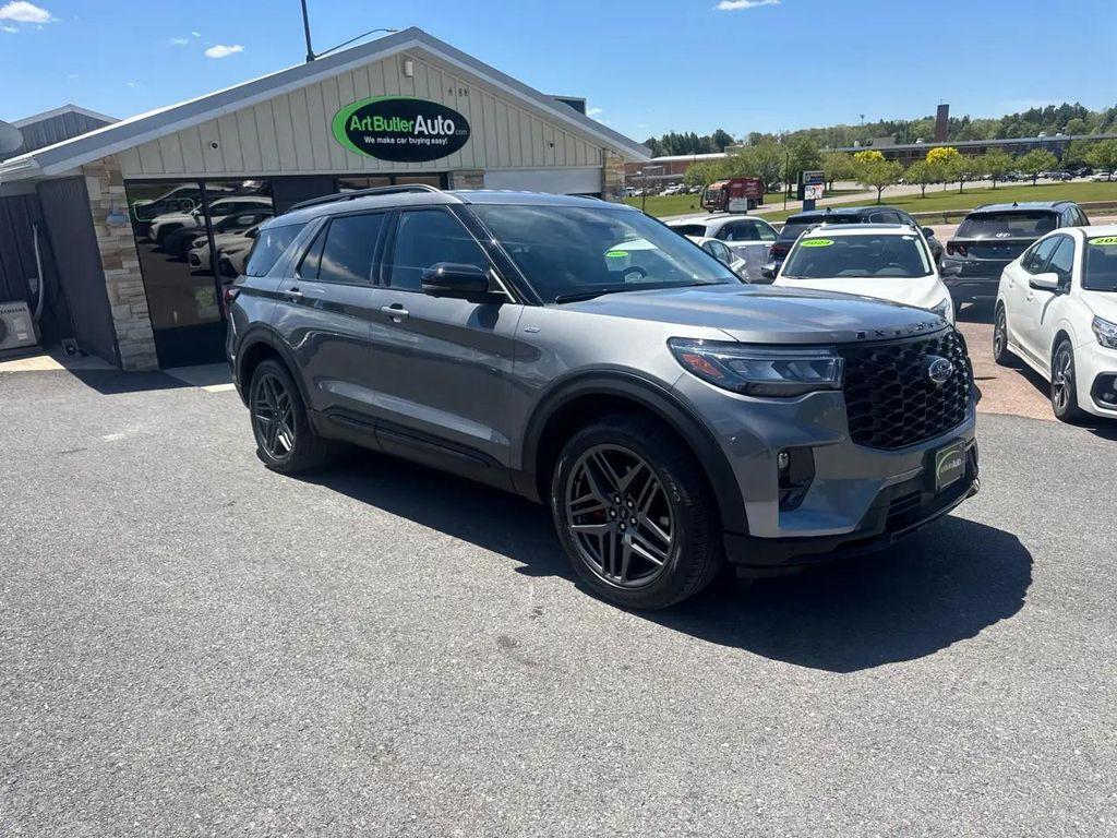 used 2025 Ford Explorer car, priced at $38,957