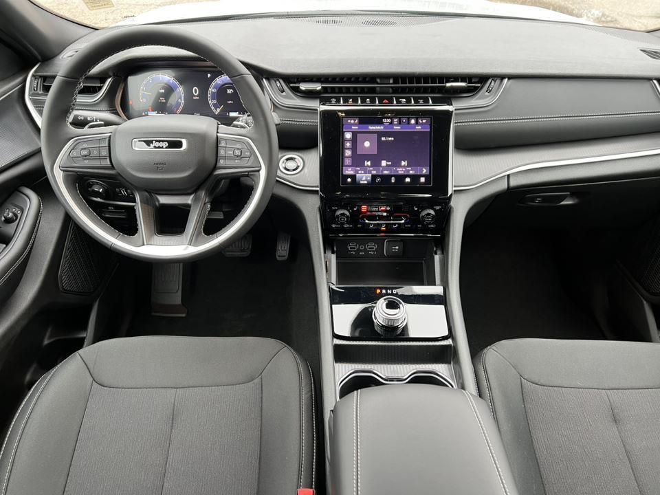 new 2025 Jeep Grand Cherokee car, priced at $41,398