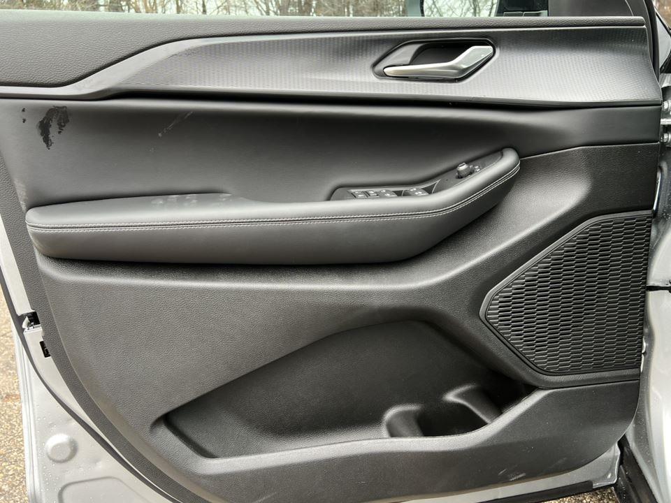 new 2025 Jeep Grand Cherokee car, priced at $41,398