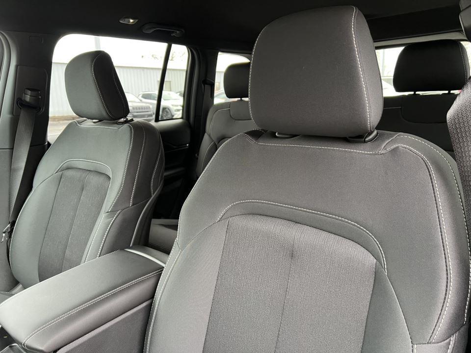 new 2025 Jeep Grand Cherokee car, priced at $41,398