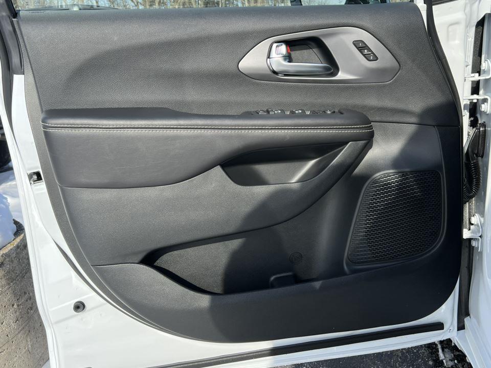 new 2026 Chrysler Pacifica car, priced at $46,341