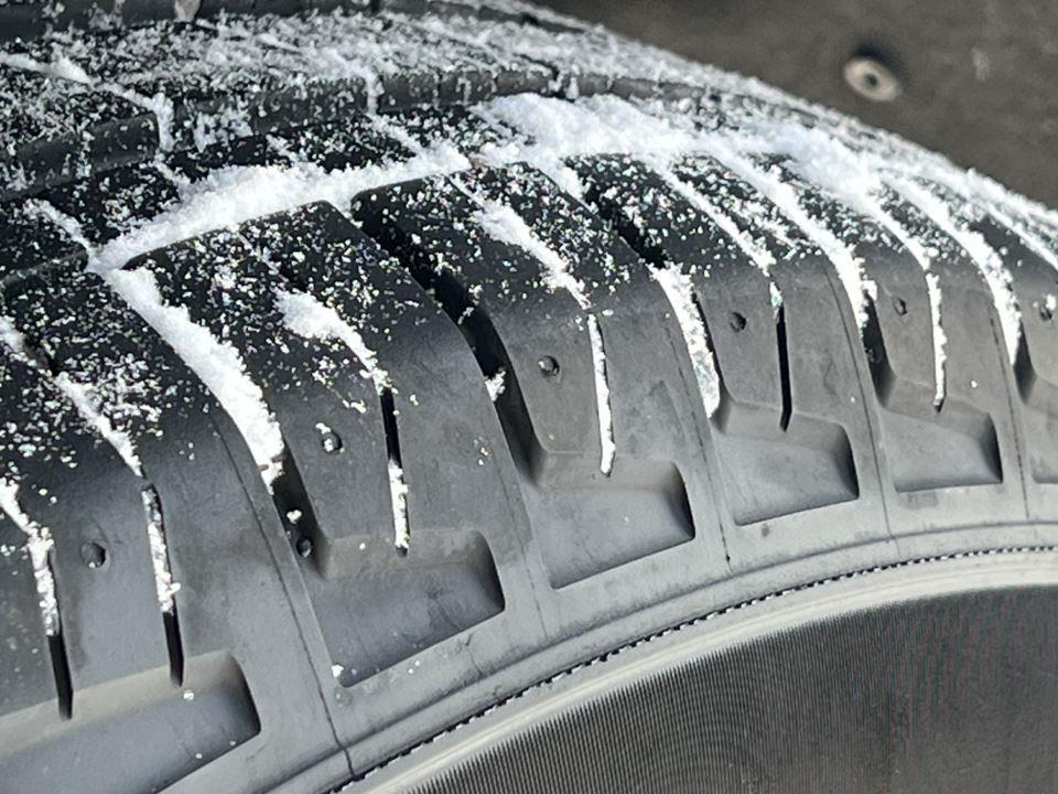 used 2024 Jeep Grand Cherokee car, priced at $35,990