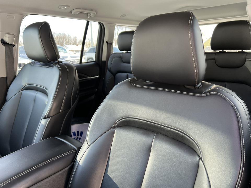 used 2024 Jeep Grand Cherokee car, priced at $35,990