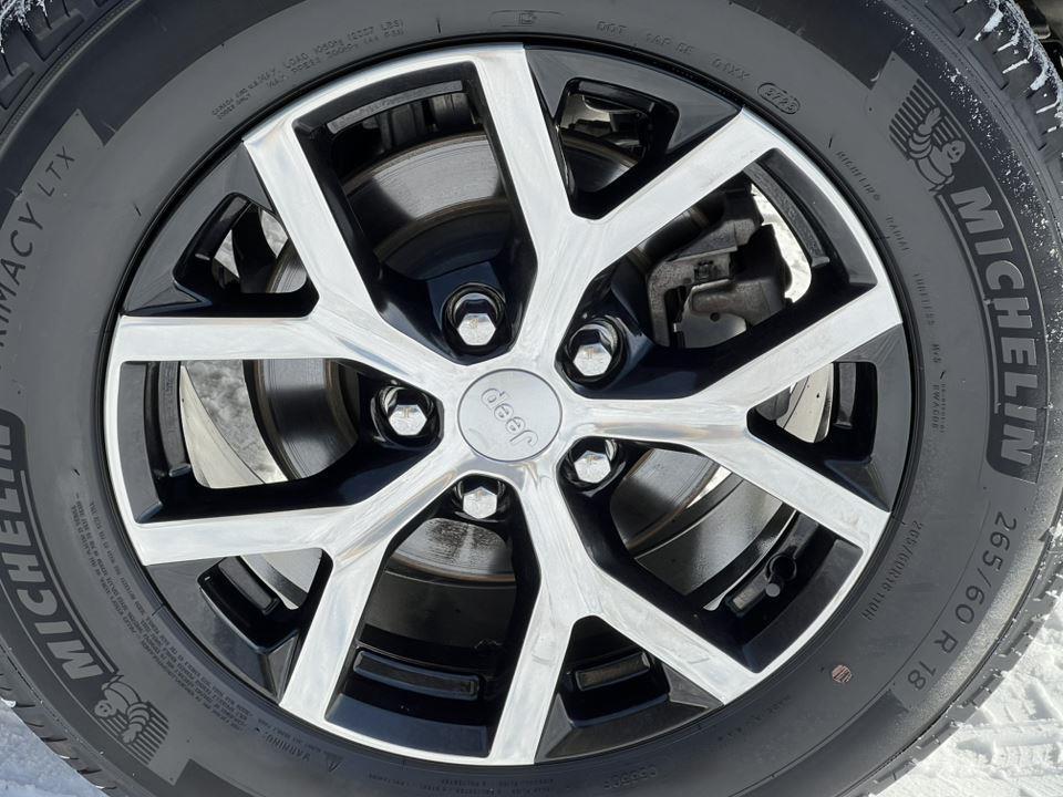 used 2024 Jeep Grand Cherokee car, priced at $35,990