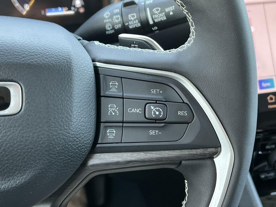 used 2024 Jeep Grand Cherokee car, priced at $35,990