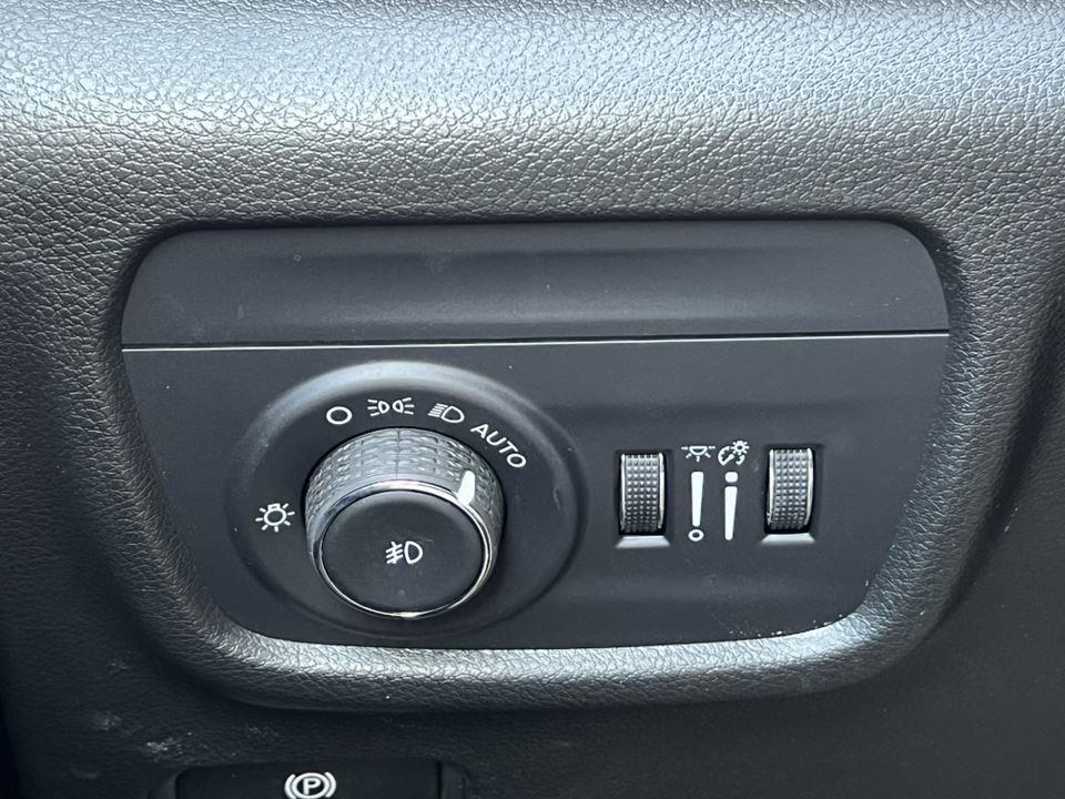 used 2024 Jeep Grand Cherokee car, priced at $35,990