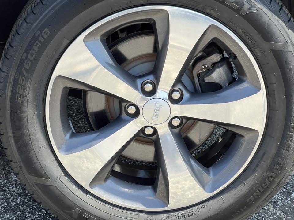 used 2019 Jeep Cherokee car, priced at $22,990