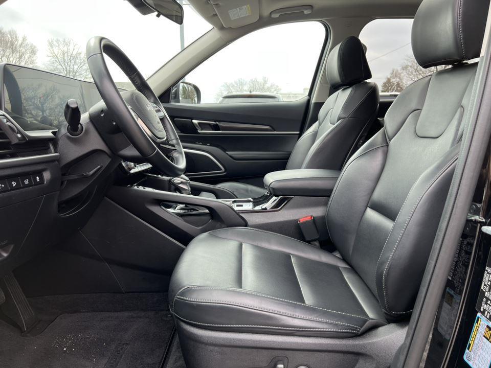 used 2025 Kia Telluride car, priced at $38,490