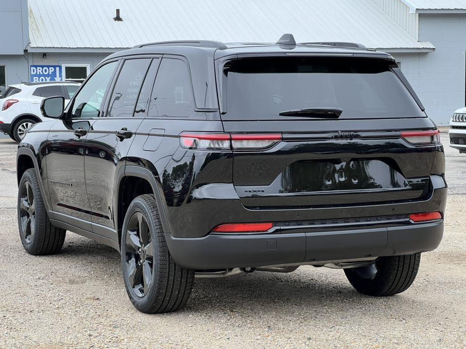 new 2025 Jeep Grand Cherokee car, priced at $44,590