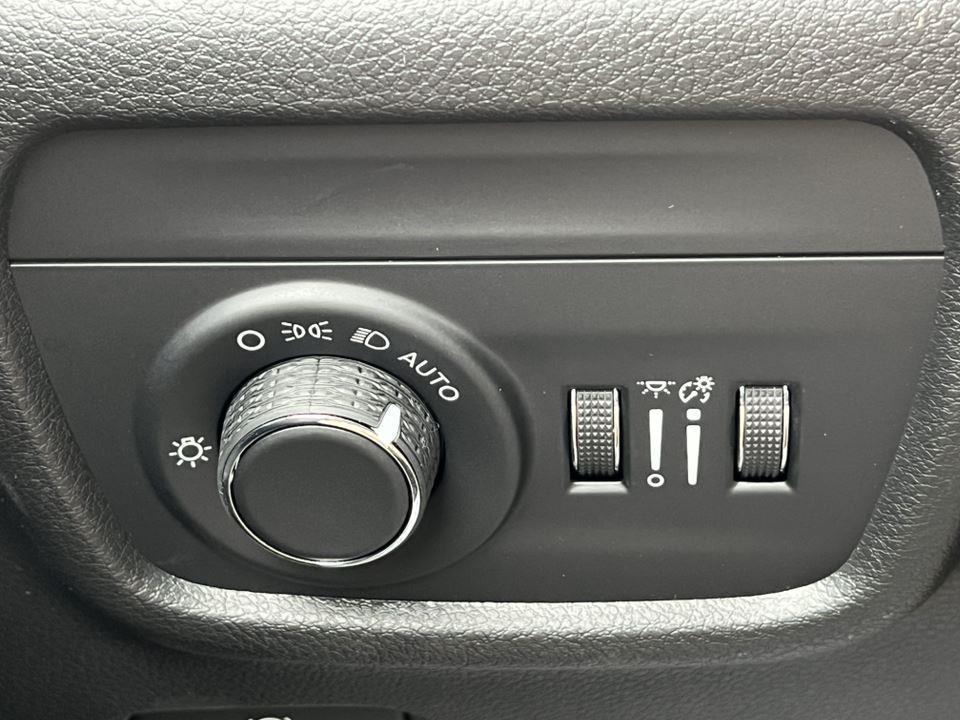 new 2026 Jeep Grand Cherokee car, priced at $46,750