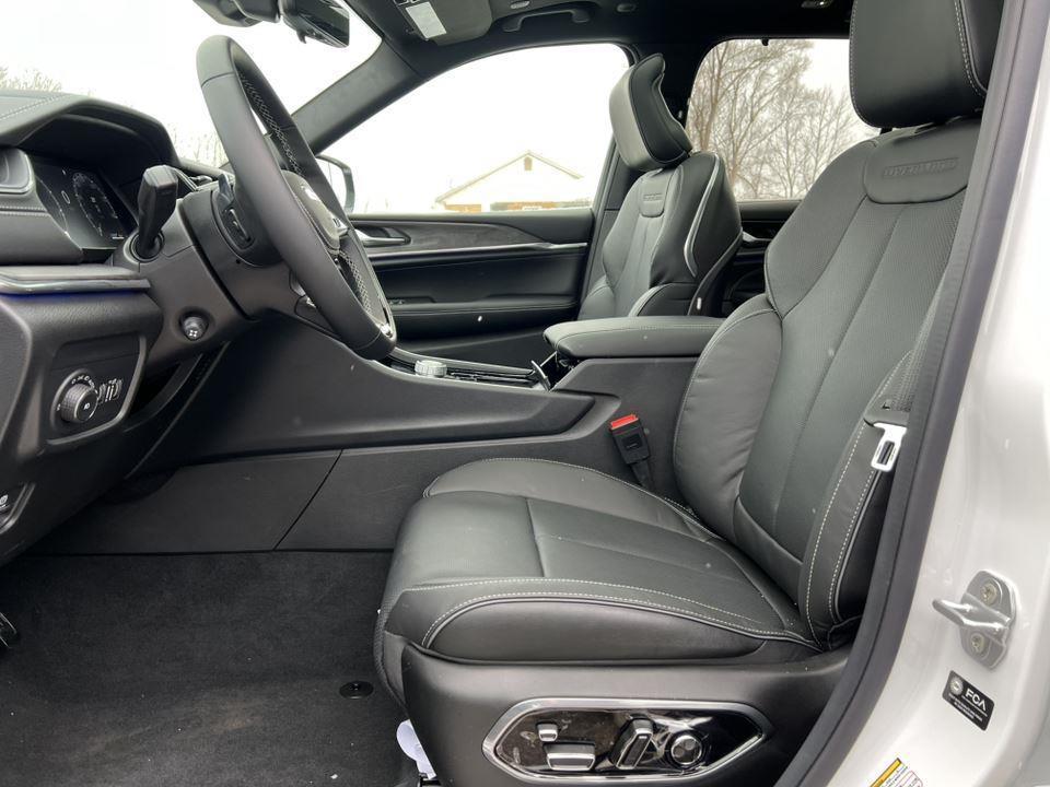 new 2025 Jeep Grand Cherokee car, priced at $61,631