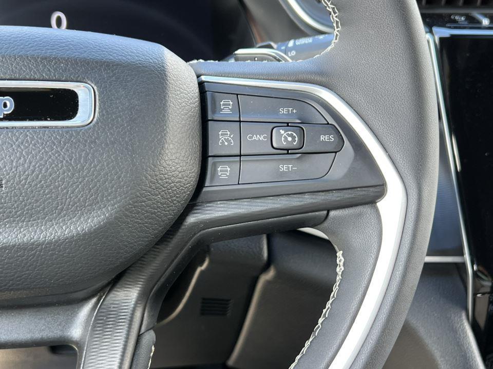 used 2023 Jeep Grand Cherokee car, priced at $33,990