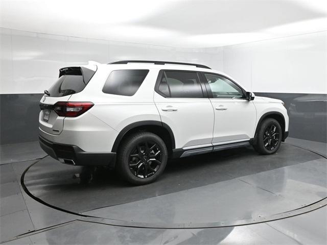new 2025 Honda Pilot car, priced at $48,041