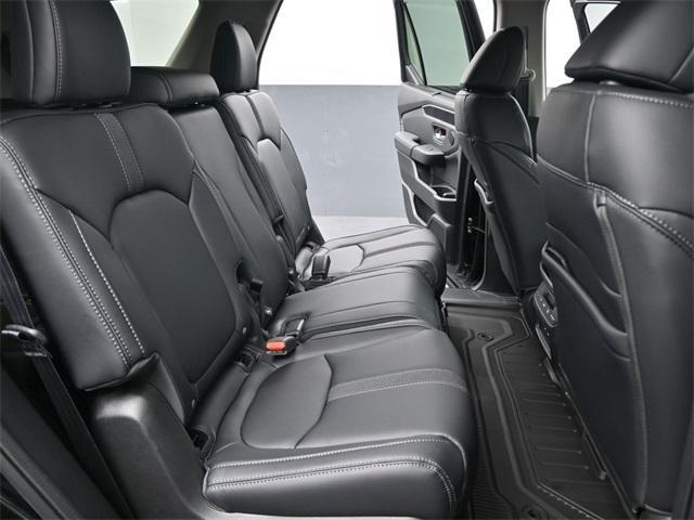 new 2025 Honda Pilot car, priced at $43,465