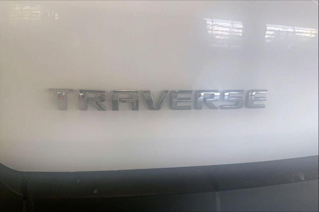 used 2018 Chevrolet Traverse car, priced at $11,390