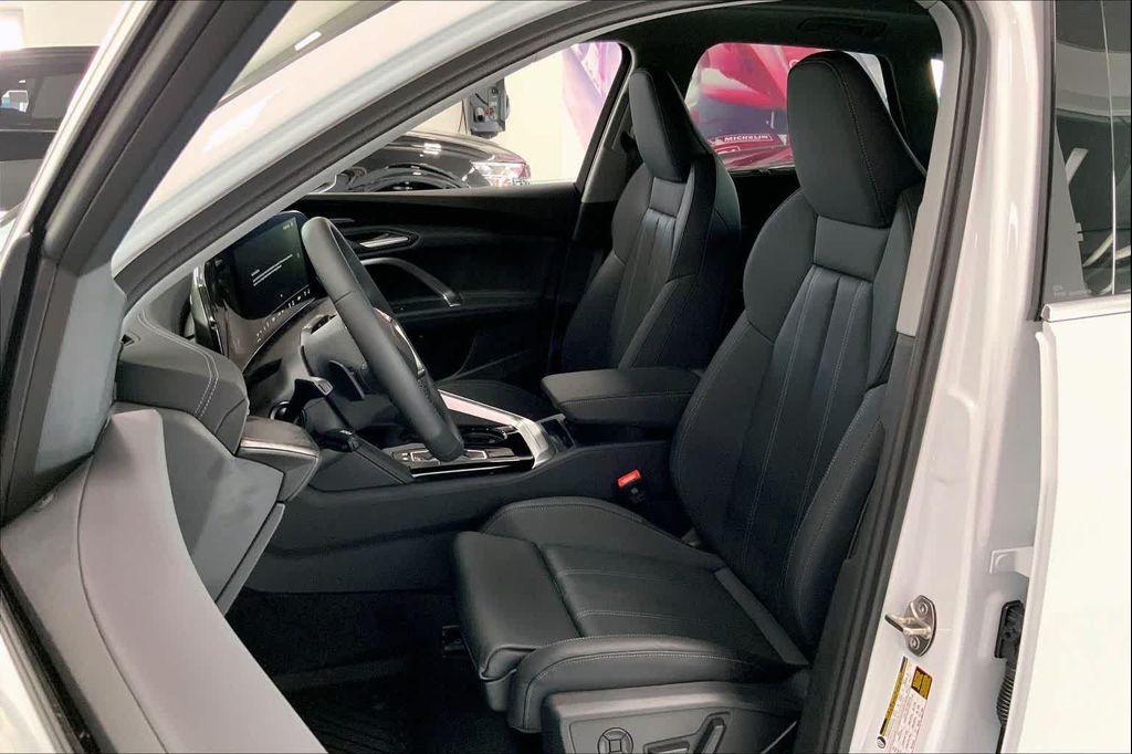 new 2025 Audi Q5 car, priced at $60,092