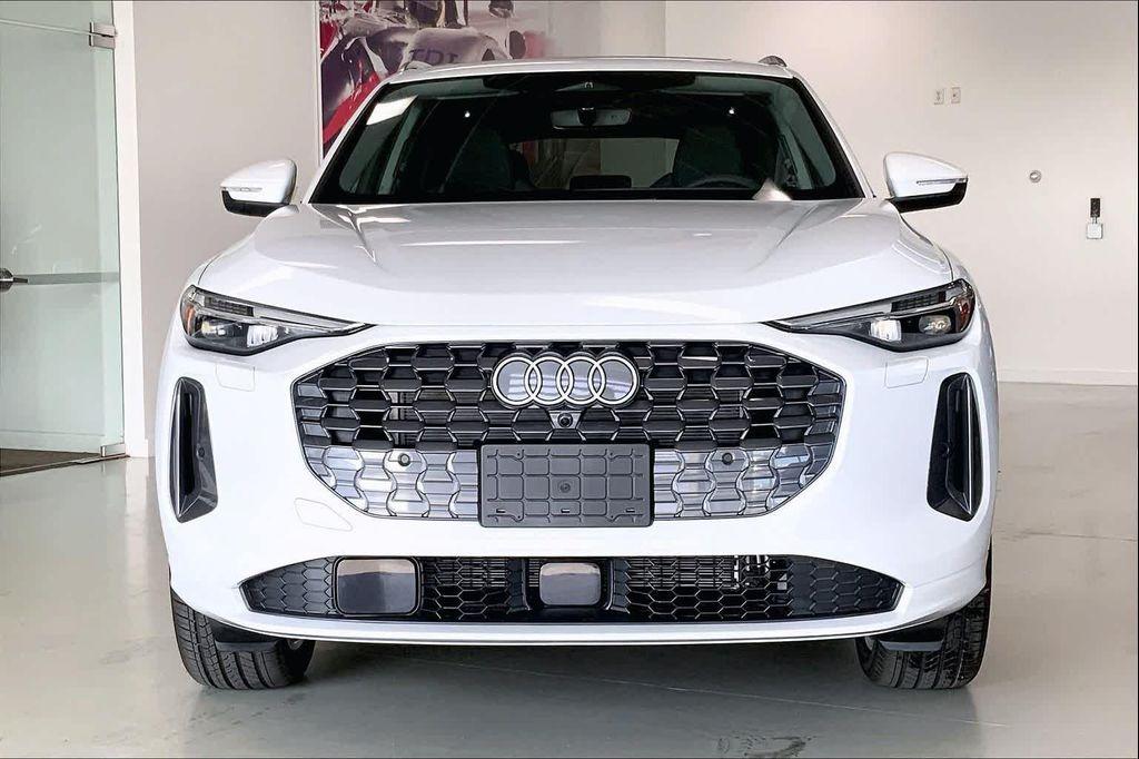 new 2025 Audi Q5 car, priced at $60,092