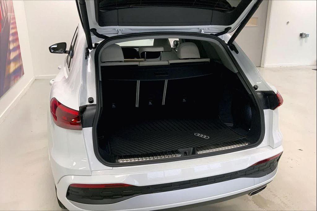 new 2025 Audi Q5 car, priced at $59,495