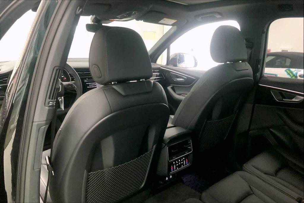 new 2026 Audi Q7 car, priced at $78,295