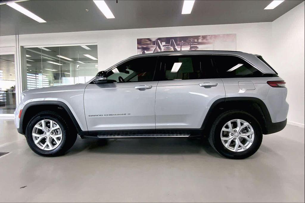 used 2023 Jeep Grand Cherokee car, priced at $28,990