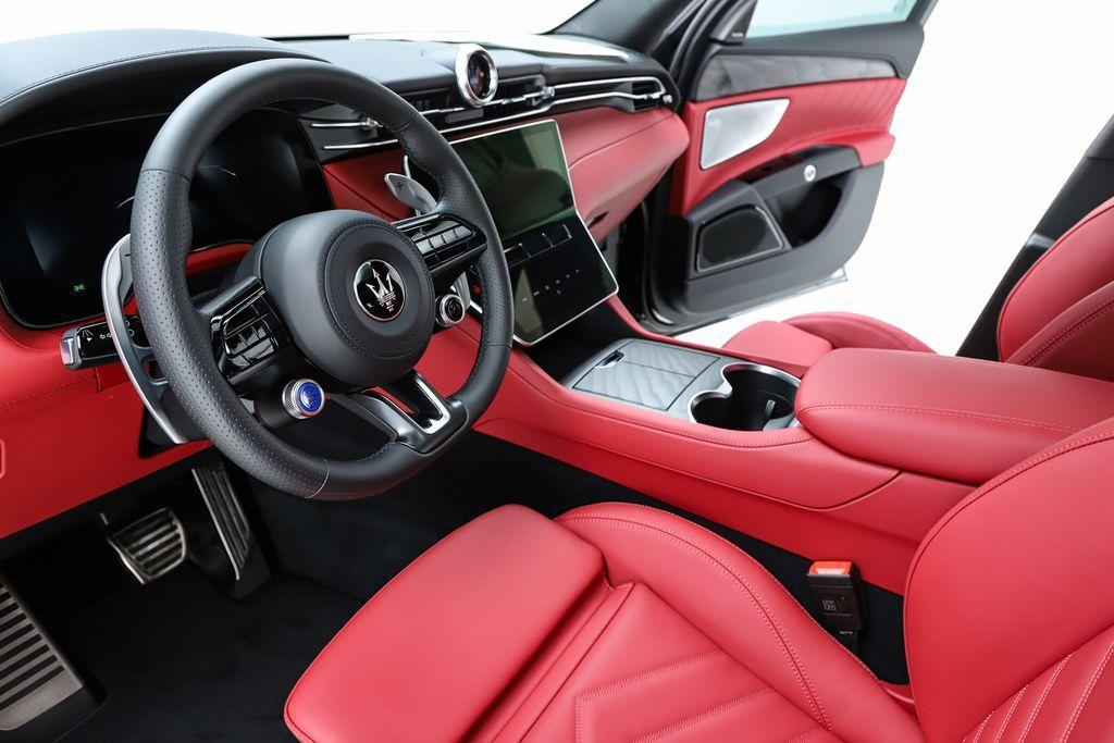 new 2026 Maserati Grecale car, priced at $91,505