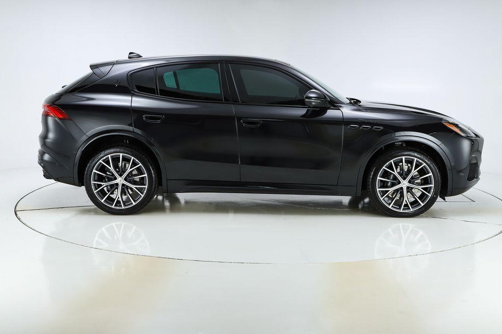 new 2026 Maserati Grecale car, priced at $91,505