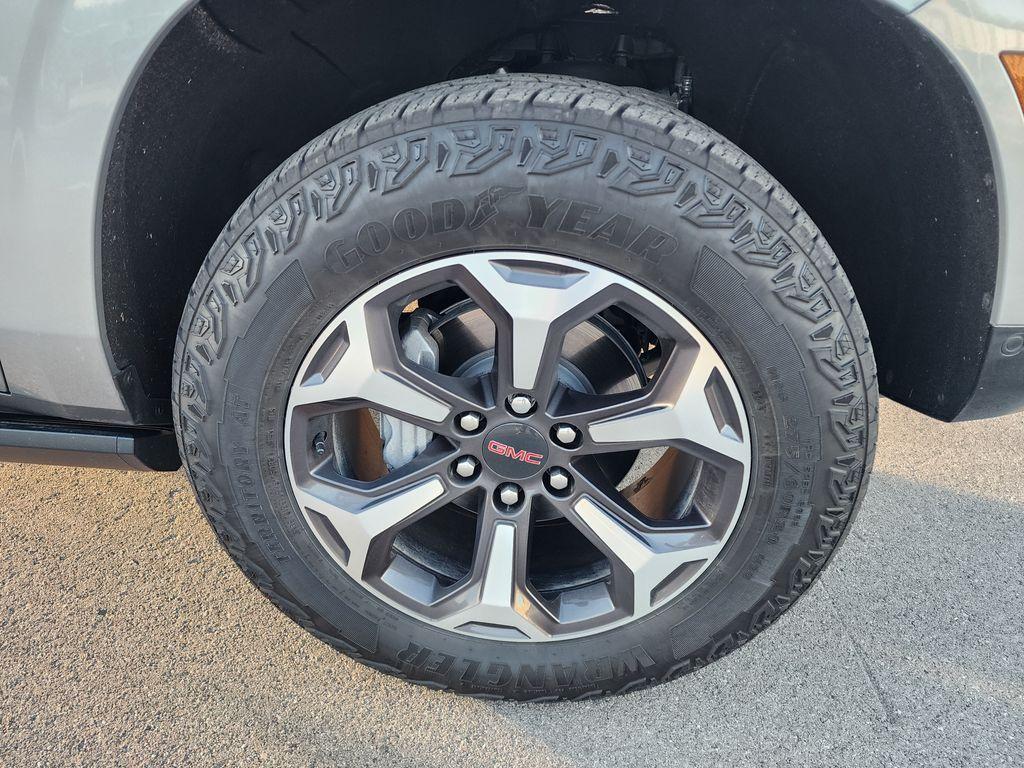 used 2025 GMC Yukon car, priced at $87,942