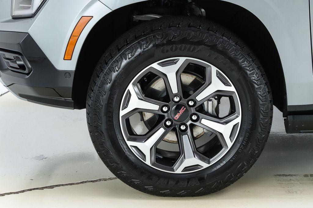 used 2025 GMC Yukon car, priced at $87,937