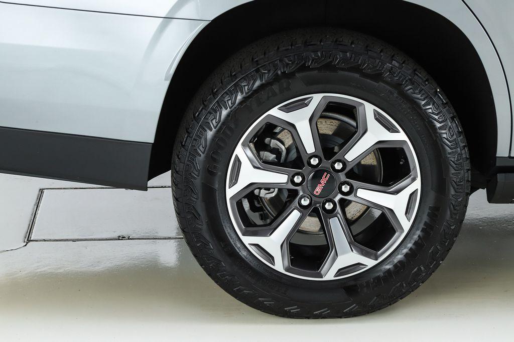 used 2025 GMC Yukon car, priced at $87,937