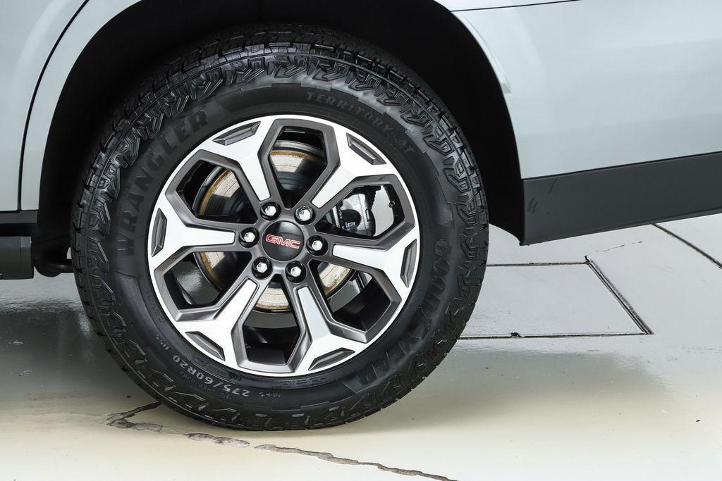 used 2025 GMC Yukon car, priced at $87,937