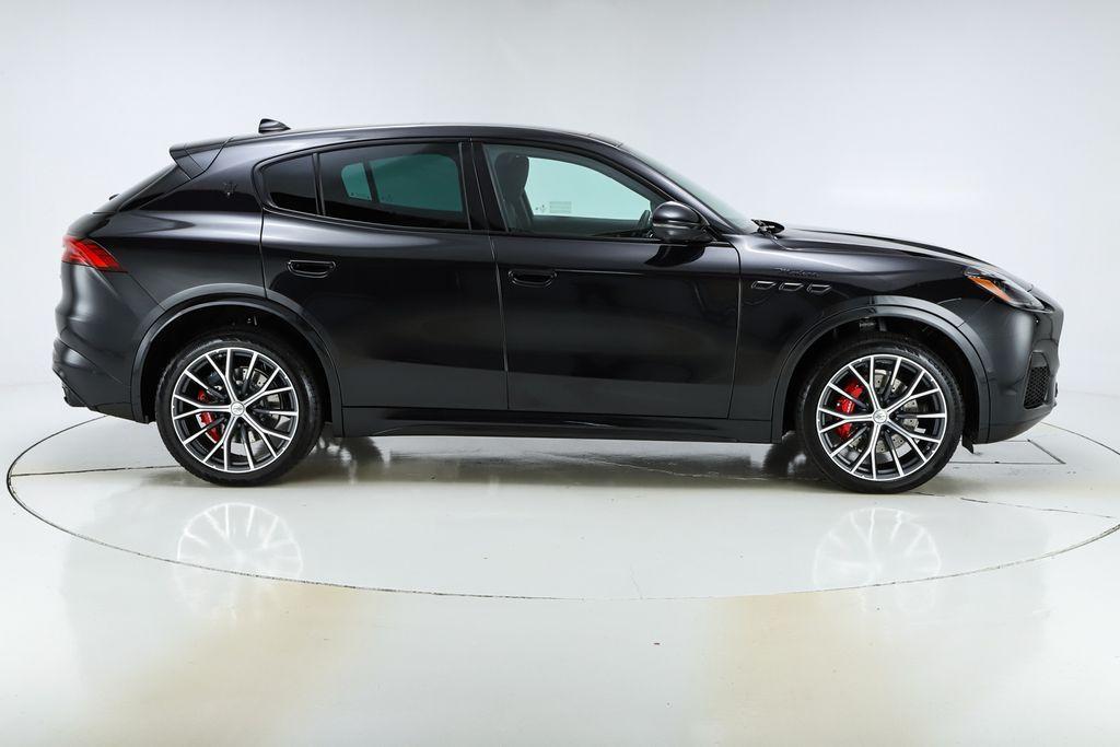 new 2026 Maserati Grecale car, priced at $91,505