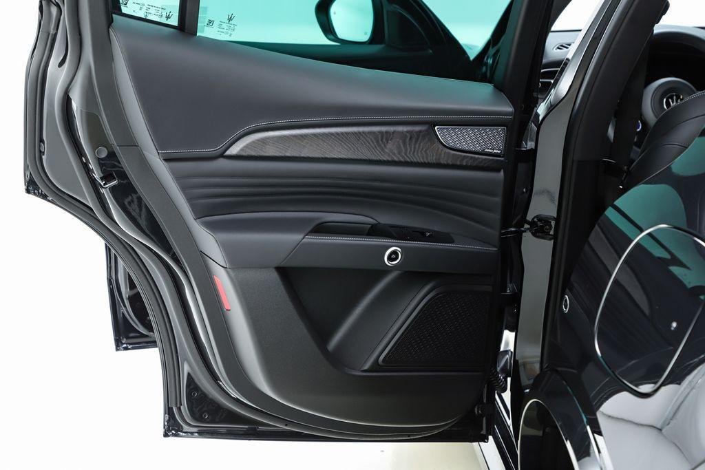 new 2026 Maserati Grecale car, priced at $91,505