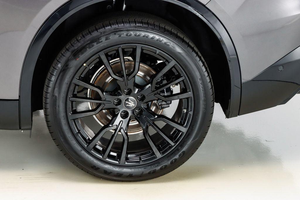 new 2025 Maserati Grecale car, priced at $80,875