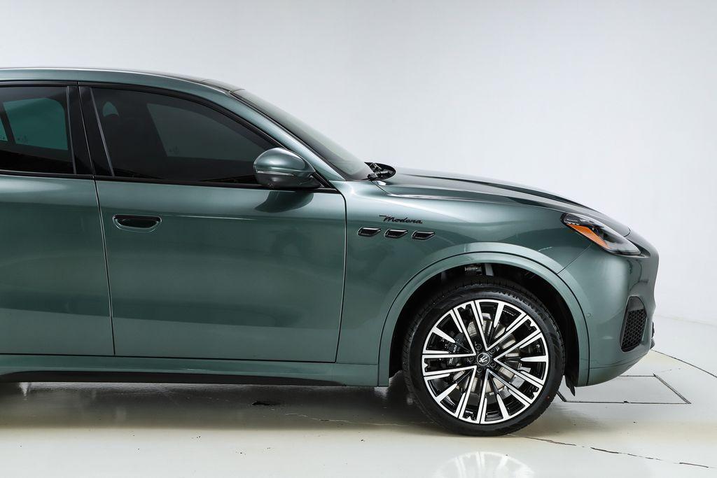 new 2025 Maserati Grecale car, priced at $94,343