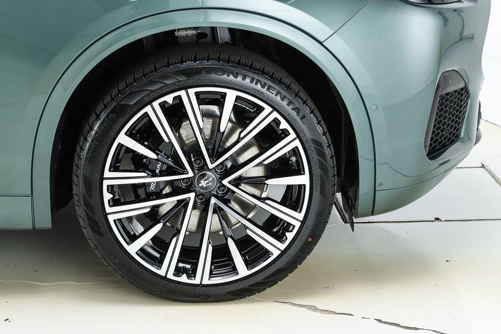 new 2025 Maserati Grecale car, priced at $94,343