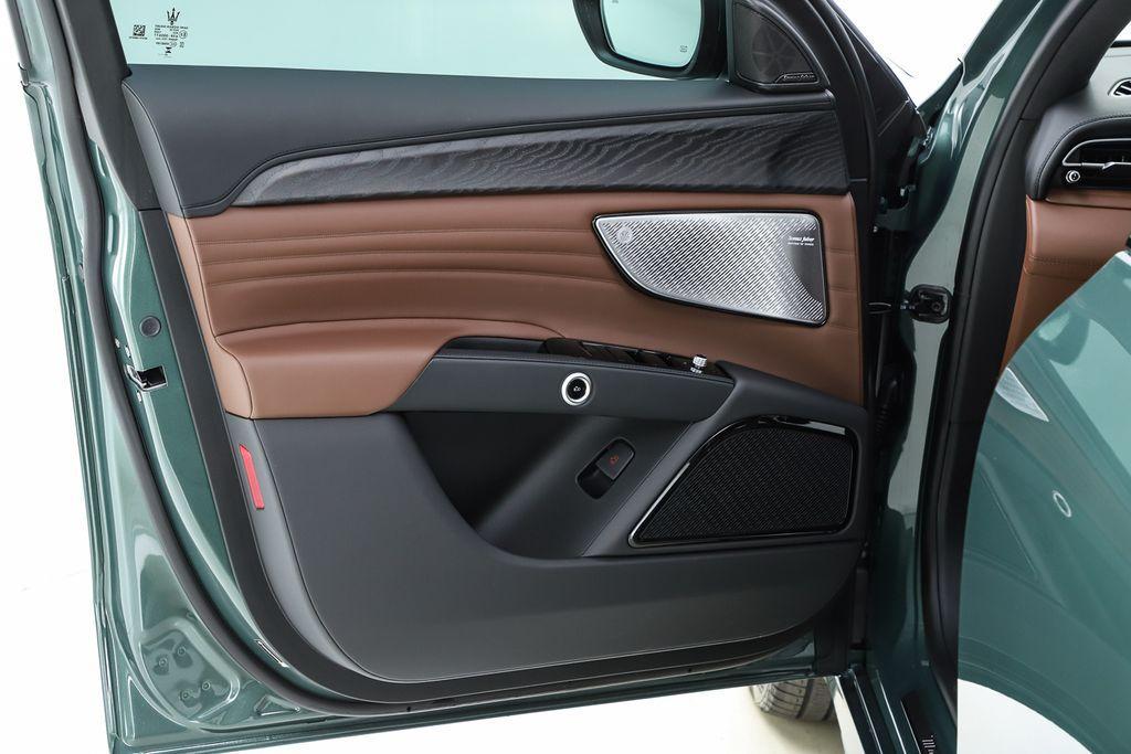 new 2025 Maserati Grecale car, priced at $94,343