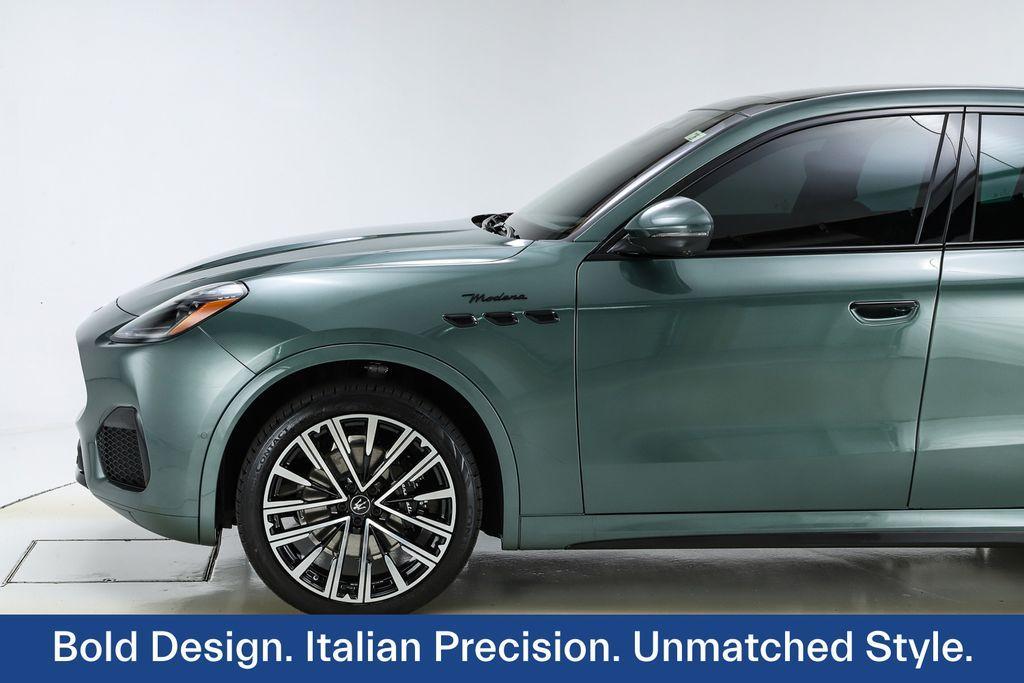 new 2025 Maserati Grecale car, priced at $90,569