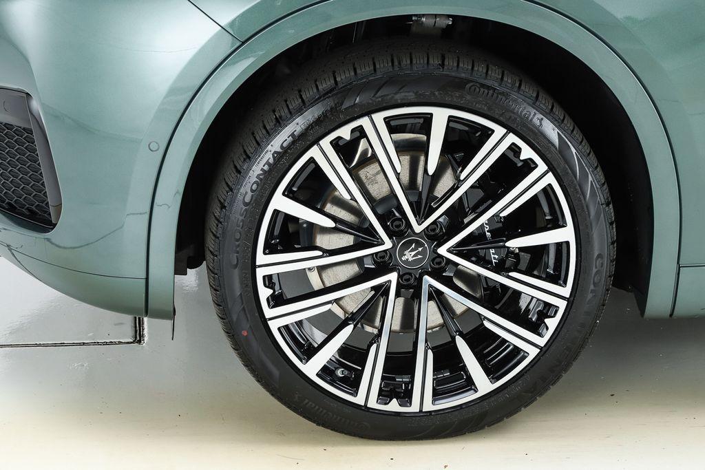 new 2025 Maserati Grecale car, priced at $94,343