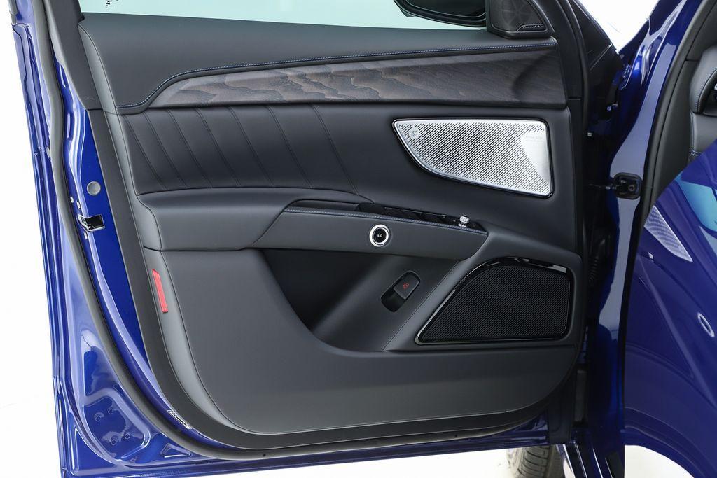 new 2026 Maserati Grecale car, priced at $96,615